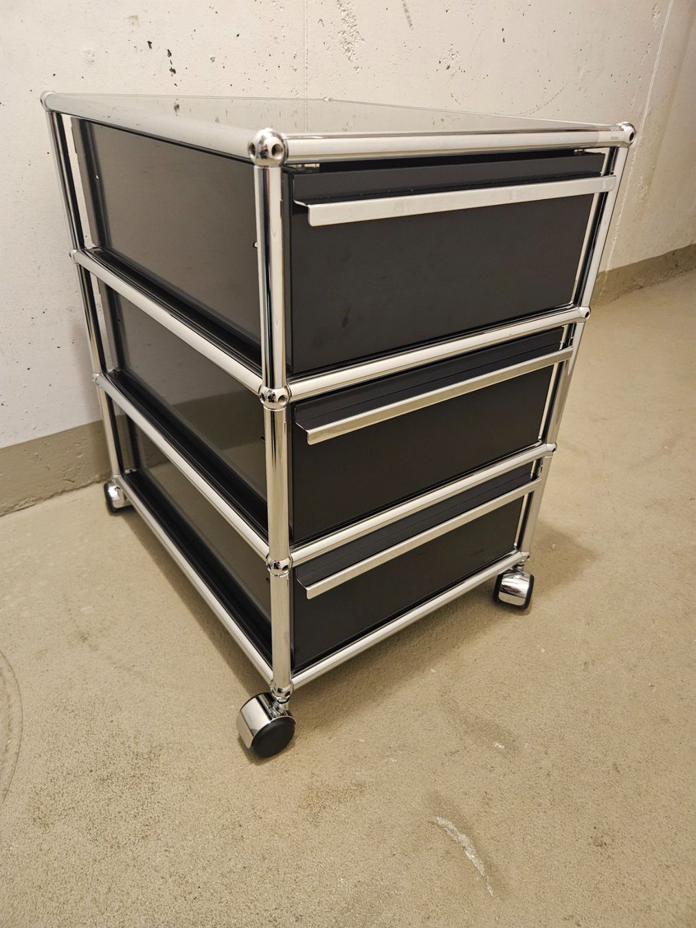 USM Eléments de bureau: USM Haller Rollcontainer – D'occasion à Eich par marcel-LU