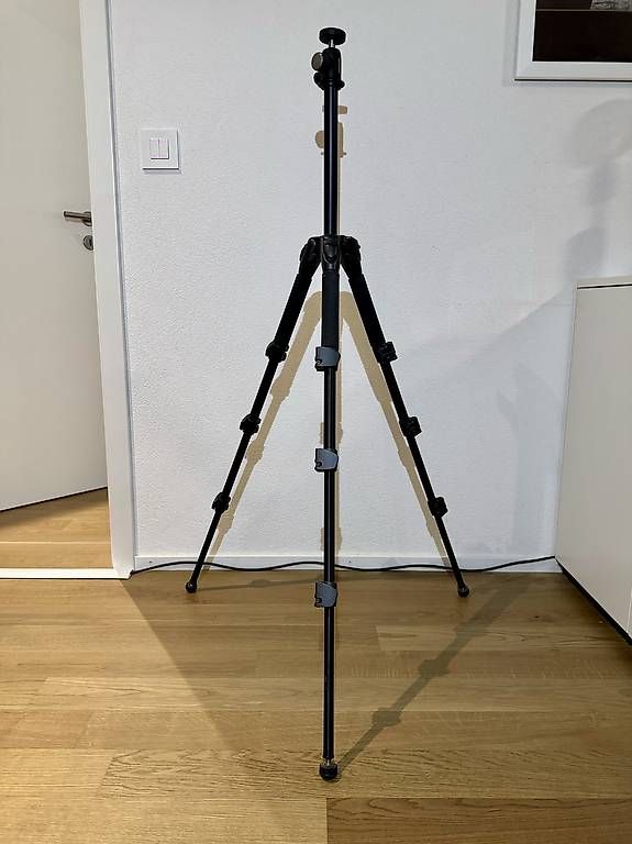 Treppiedi & Teste: Trépied MAGNESIT 522T + rotule MB2.1 – Usato da Porrentruy venduto da tlo_8hjq 1