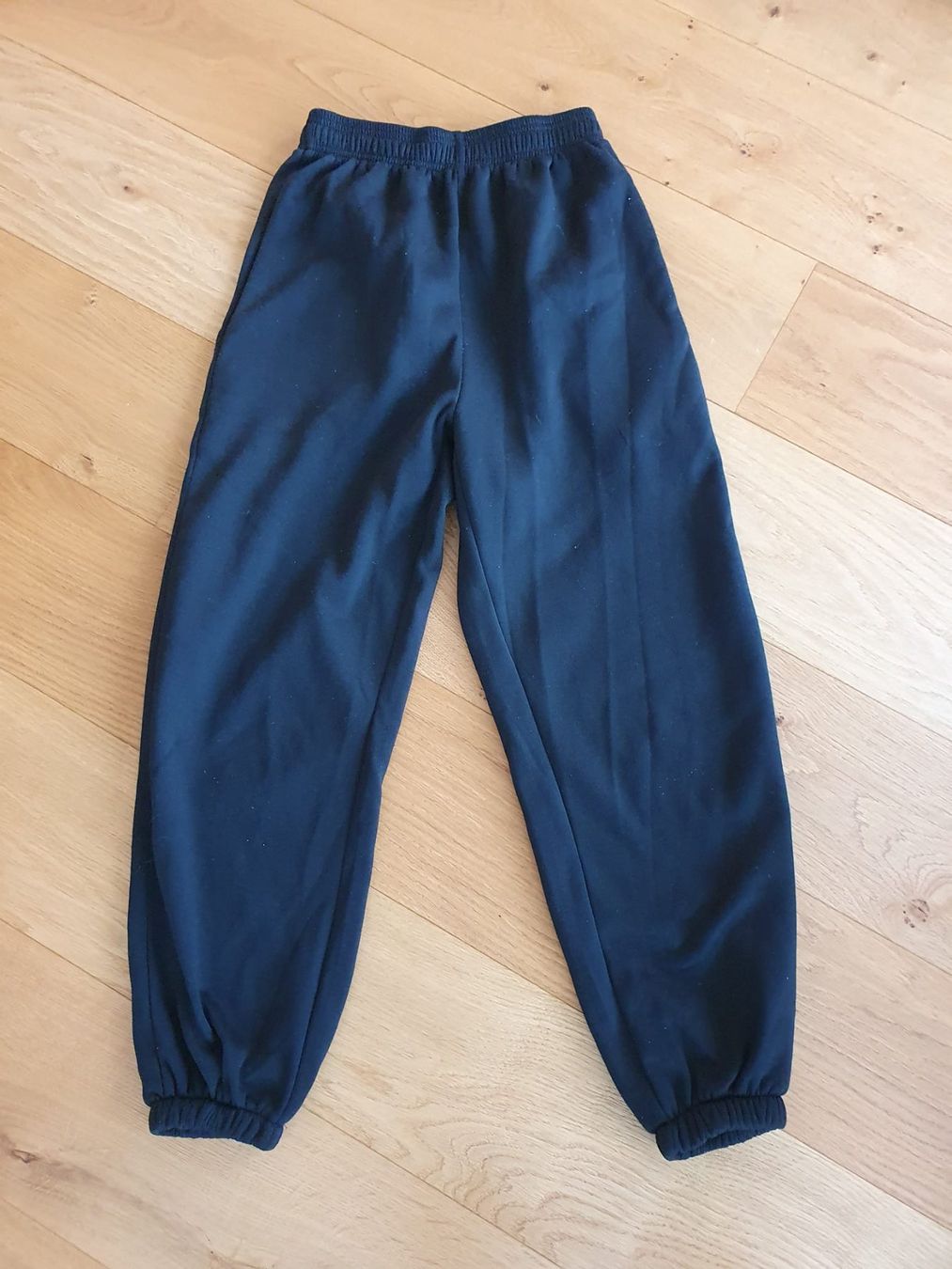 Pantaloni: schwarze Trainerhose, Gr. S – Usato da Pfyn venduto da ka.we 1
