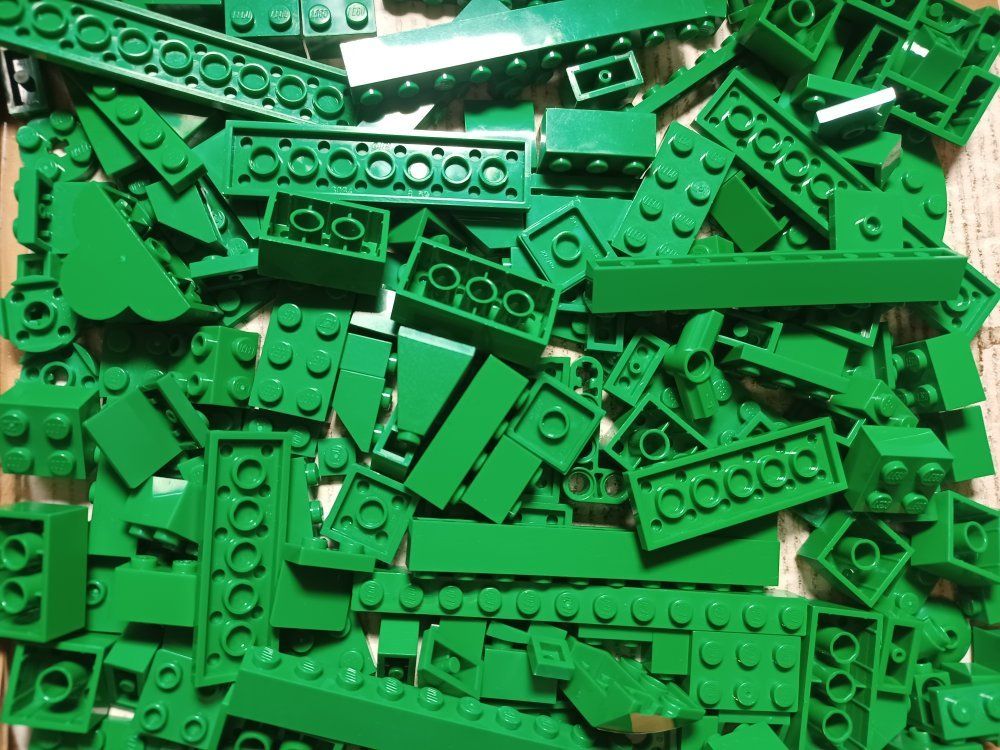 Lego Baukästen: LEGO 150 Verschiedene Grüne Teile -D50 – Gebraucht aus Morges von cardeman61