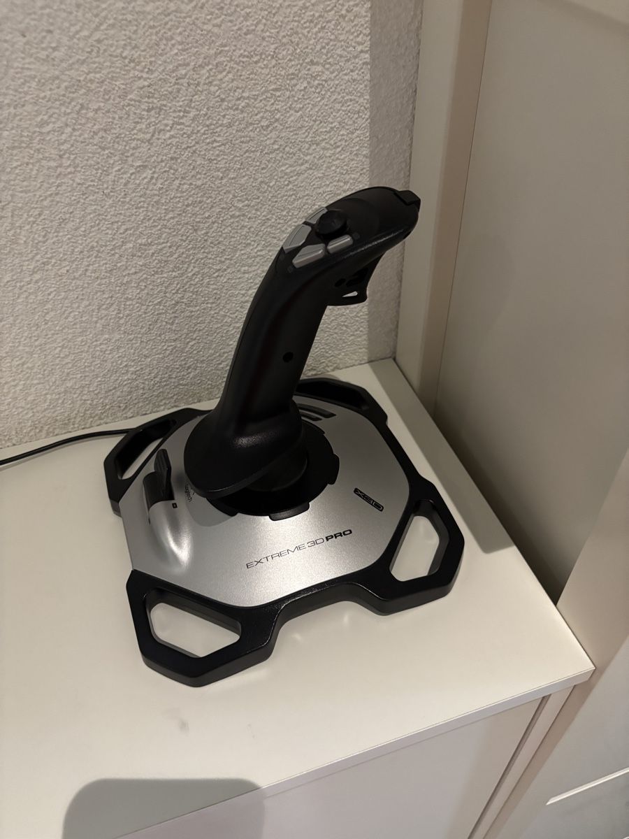 Saitek Manettes: Logitech Joystick  – D'occasion à Fällanden par mac_cx8n 1