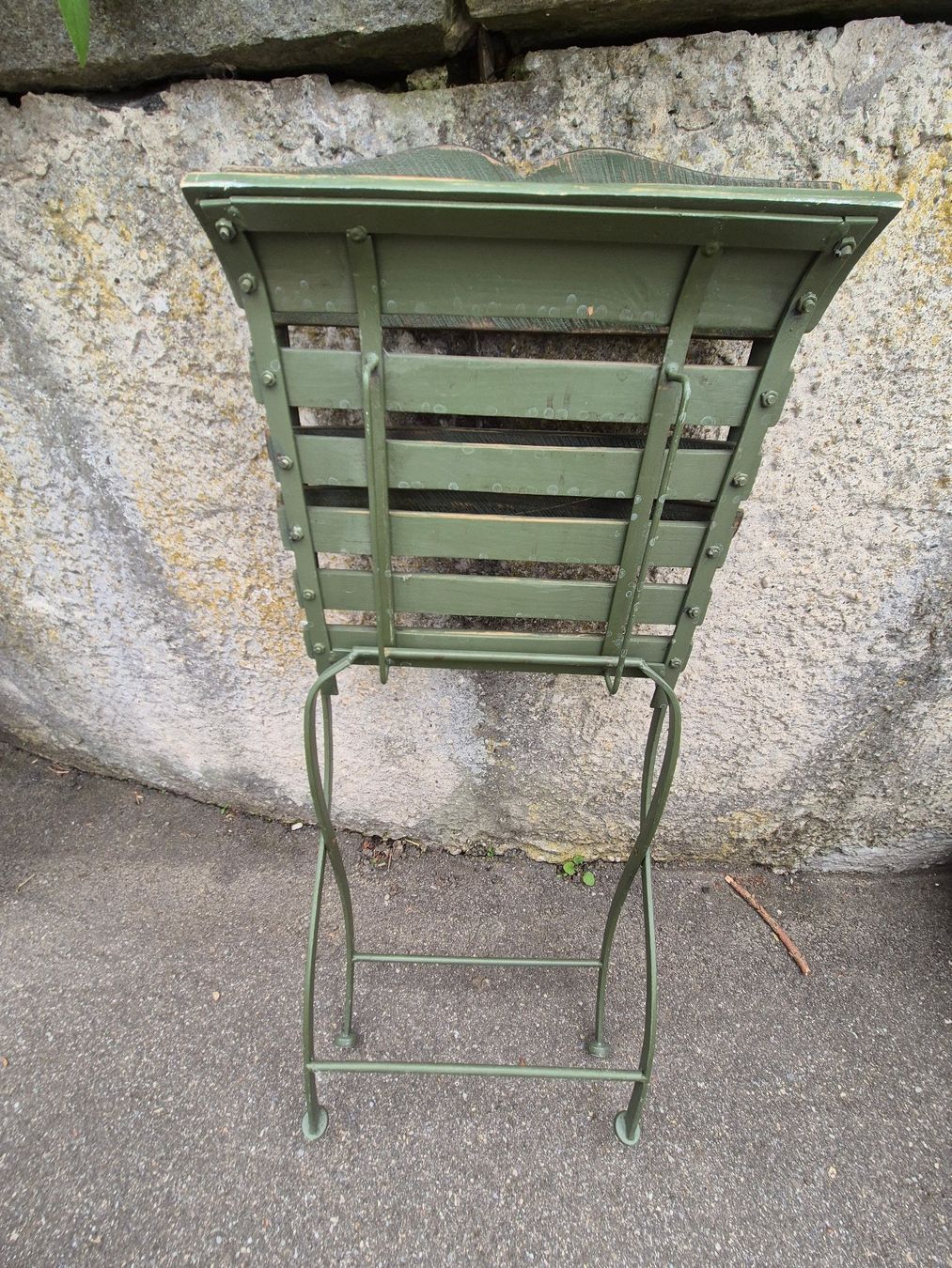 Chaises: 2 Holzstühle schäbi schick klappbar – D'occasion à Winterthur par laerchenstrasse 1