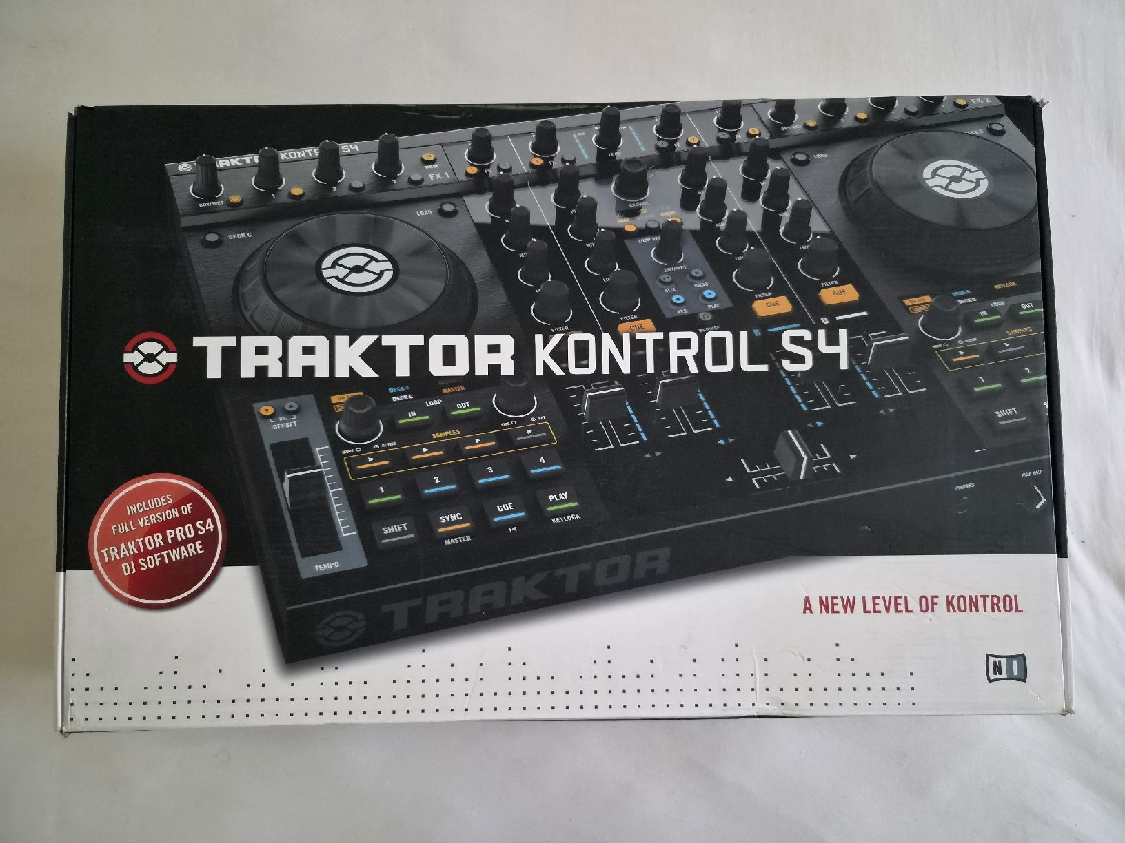Traktor Console di mixaggio: Traktor Kontrol S4 MK1 + Scratch Pro 2 Set / Control Vinyl – Usato da Wettswil venduto da bobosss 2