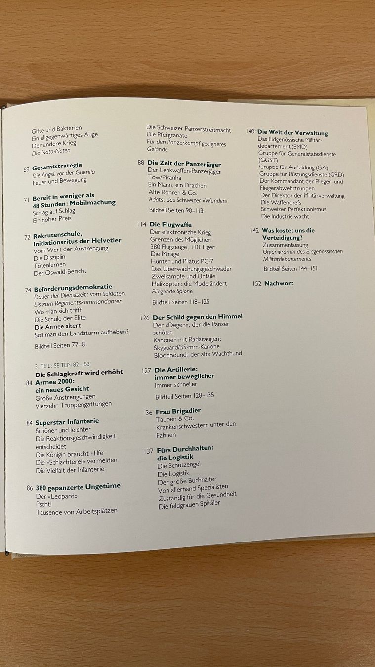 Libri: Schweizer Armee Buch – Usato da Glattfelden venduto da cybermaxx 4