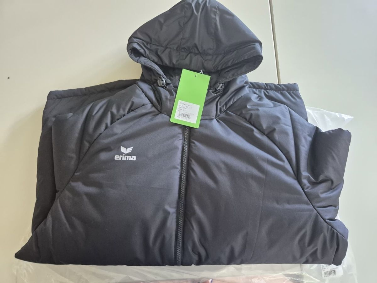 Erima Giacche: NEU, Erima Winterjacke, schwarz, Gr. M – Nuovo e nell'imballaggio originale da Schmerikon venduto da Aquamarin87