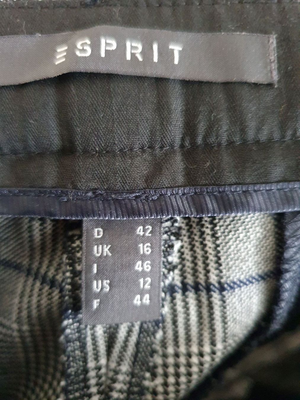 Esprit Pantaloni: Esprit Hose Gr. 42 – Usato da Thalwil venduto da Coco2025 2