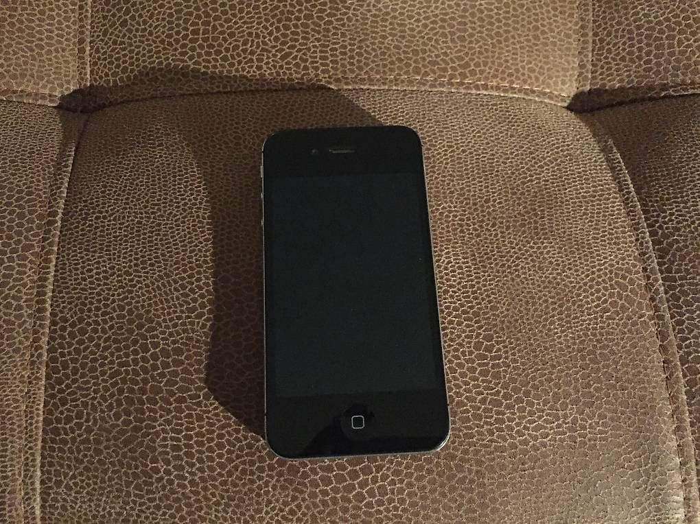 Telefoni cellulari / Smartphones: IPhone 4S black, 16 GB – Usato da Dübendorf venduto da giuseppe3101 2