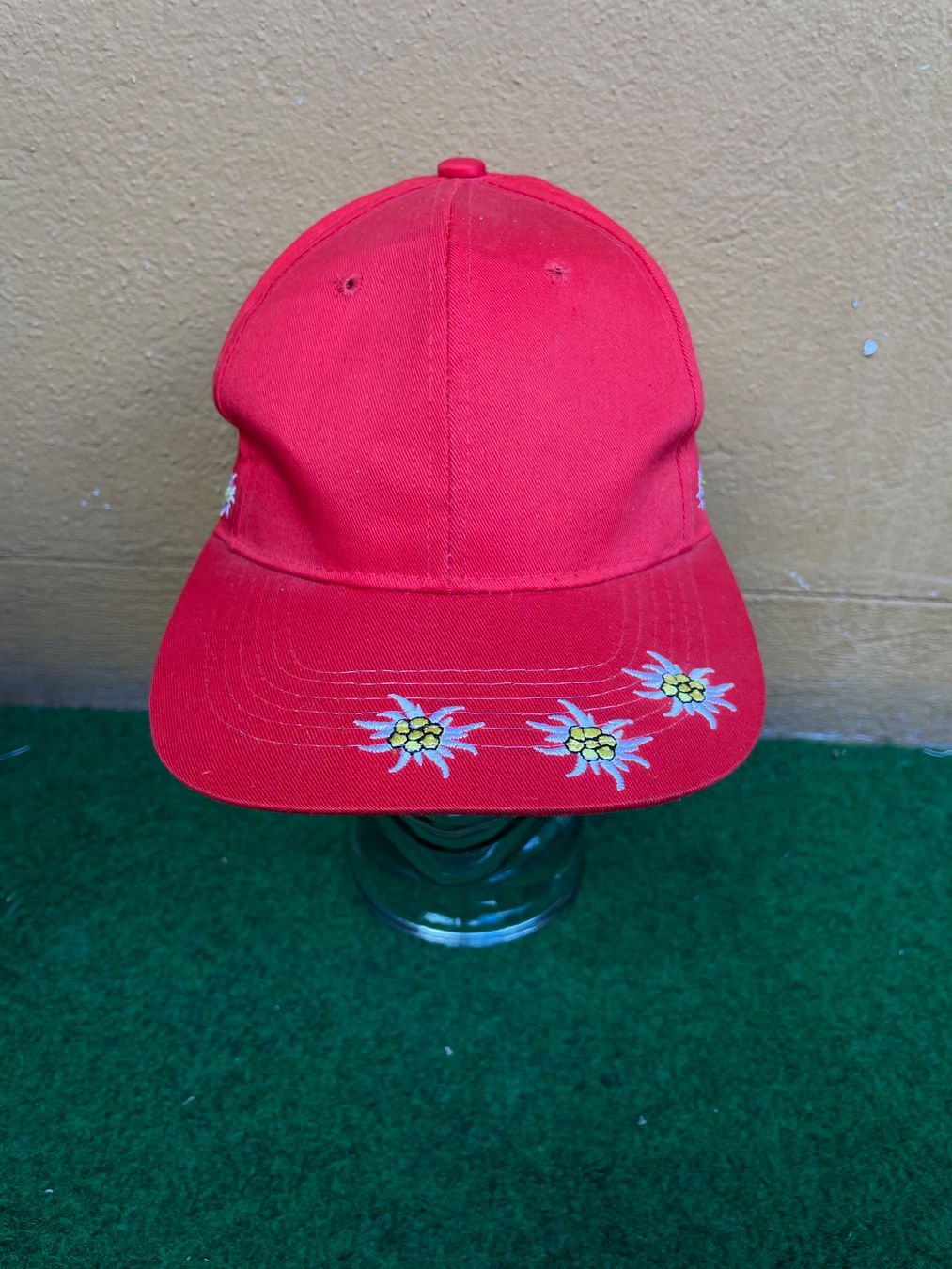 Copricapi, berretti & cappellini: Vintage Y2K 6 panel Cap Switzerland Edelweiss – Usato da Zürich venduto da le_souk