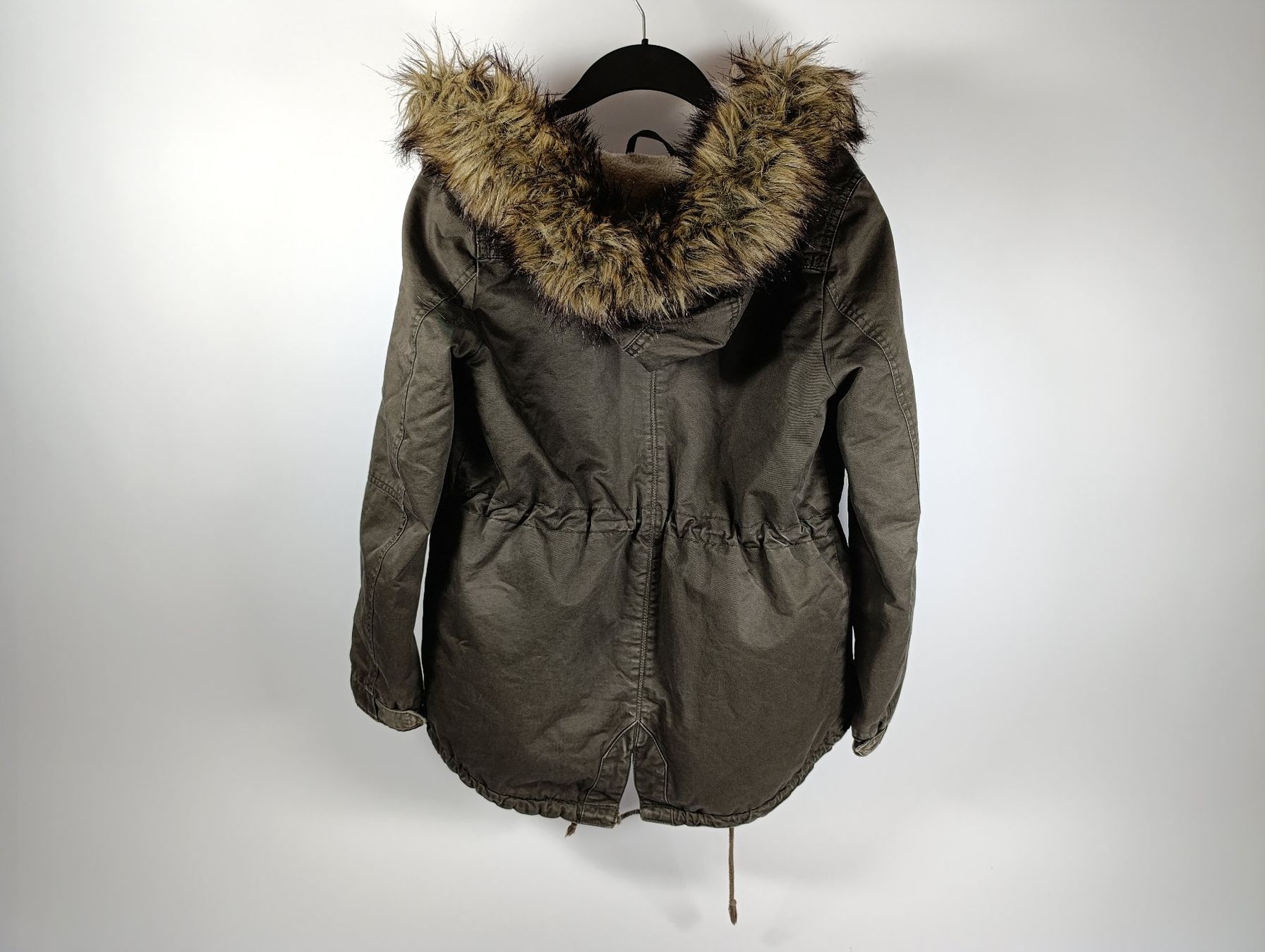 H&M Giacche: DIVIDED veste à capuche brun Taille 36 – Usato da Thielle venduto da Plusvalue_Neuchatel 1