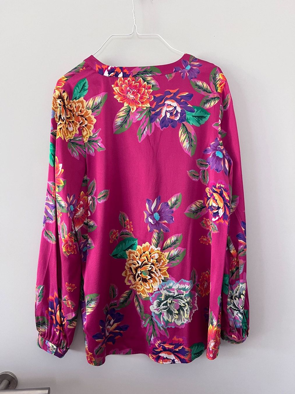 Grace Camicette: Grace Bluse aus Seidensatin Pink mit Blumenprint – Nuovo (secondo la descrizione) da Meilen venduto da Bettyfo 1