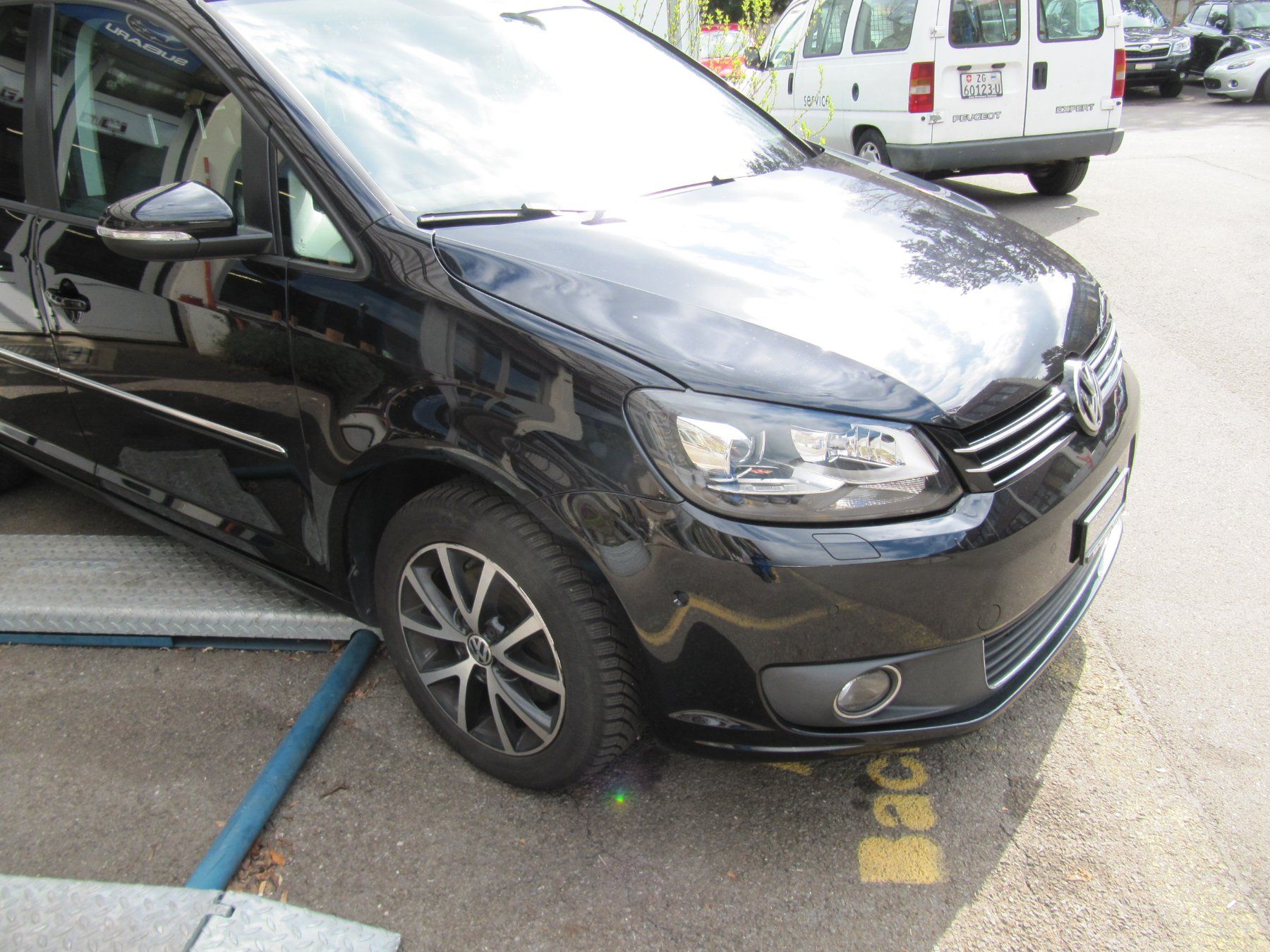 VW Automobili: VW Touran 1.4TSI   7 Plätzer – Usato da Rotkreuz venduto da auto-bachmann 3