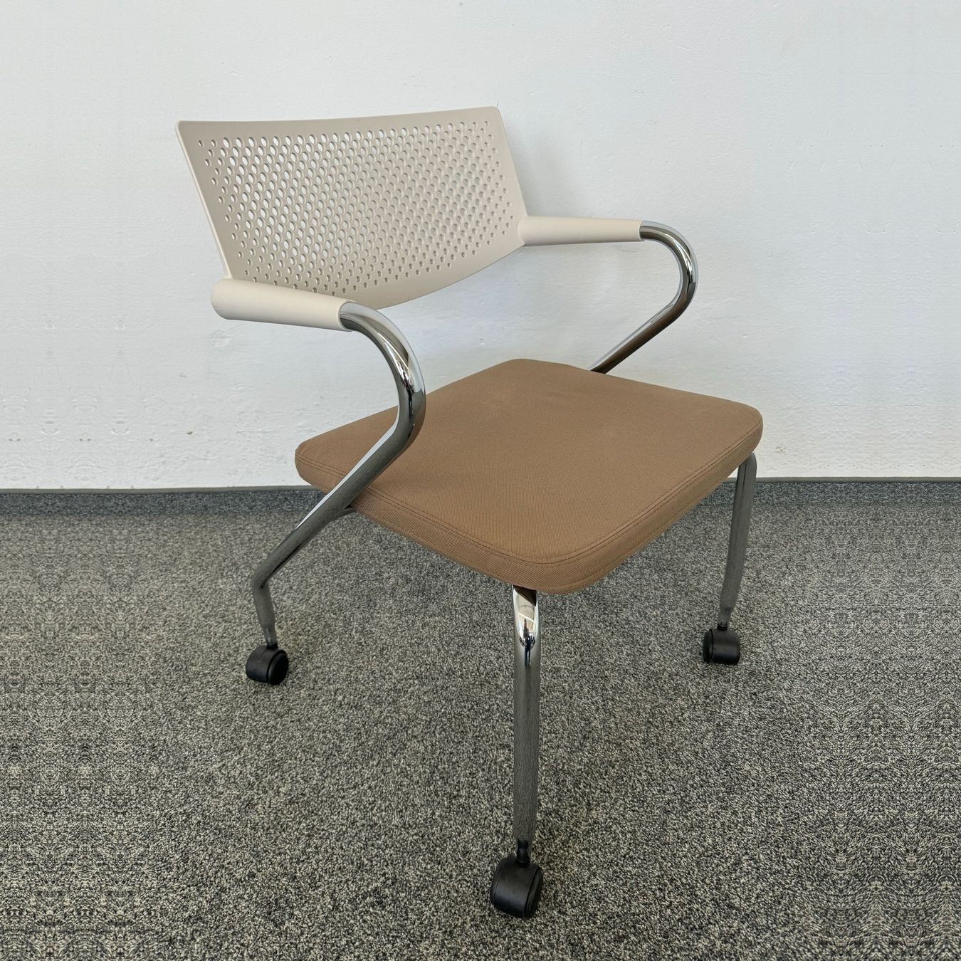 Vitra Sedie: Vitra Visaroll 2 Stuhl Cognac – Usato da Schönenwerd venduto da mcofficeshop 1