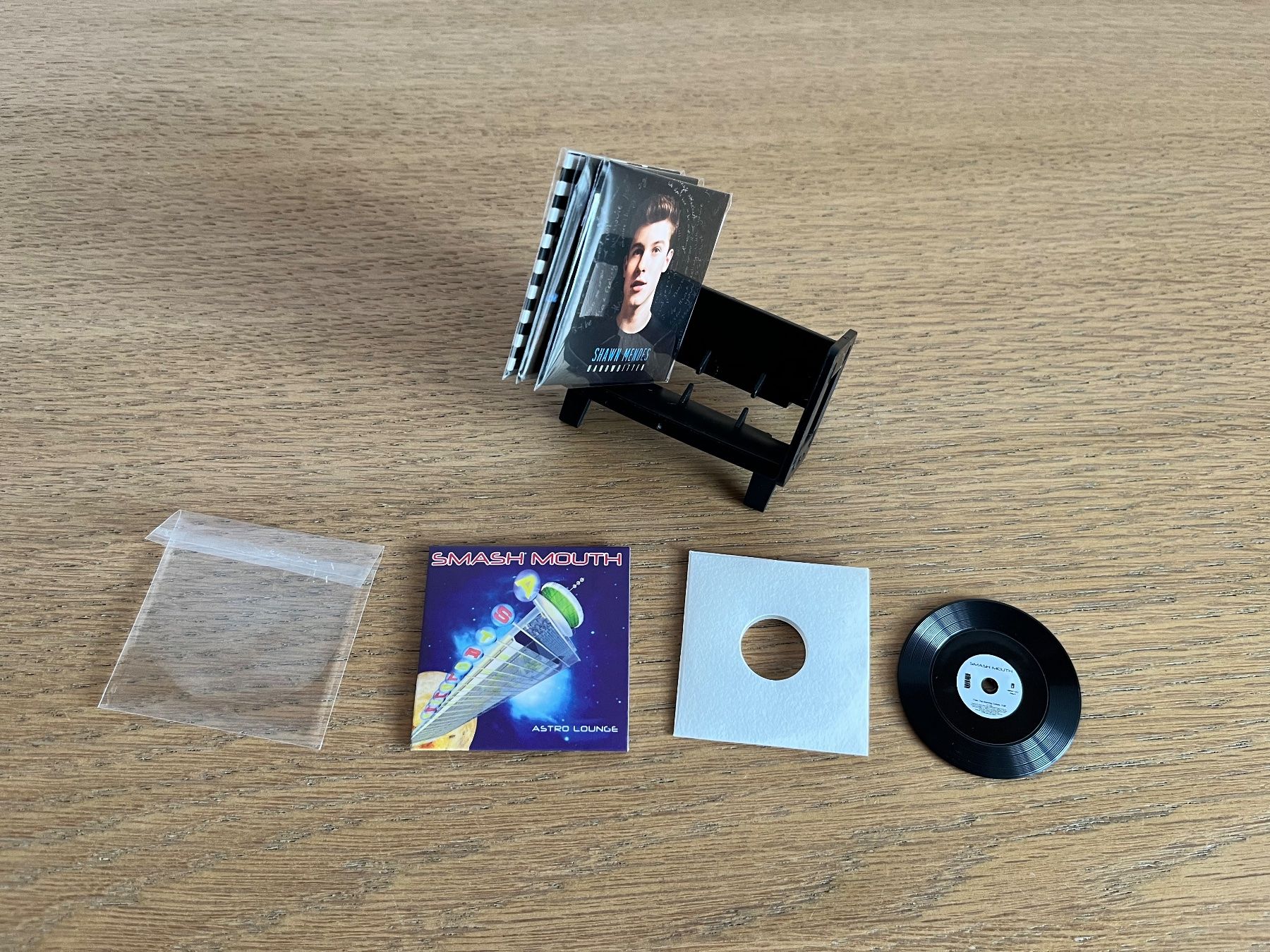 Spielzeuge: Zuru Mini Brands - Vinyl – Neu und originalverpackt aus Gerzensee von SanZero78 2
