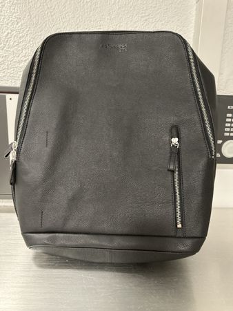 Rucksack Leder schwarz Marke Margelisch Zustand neu