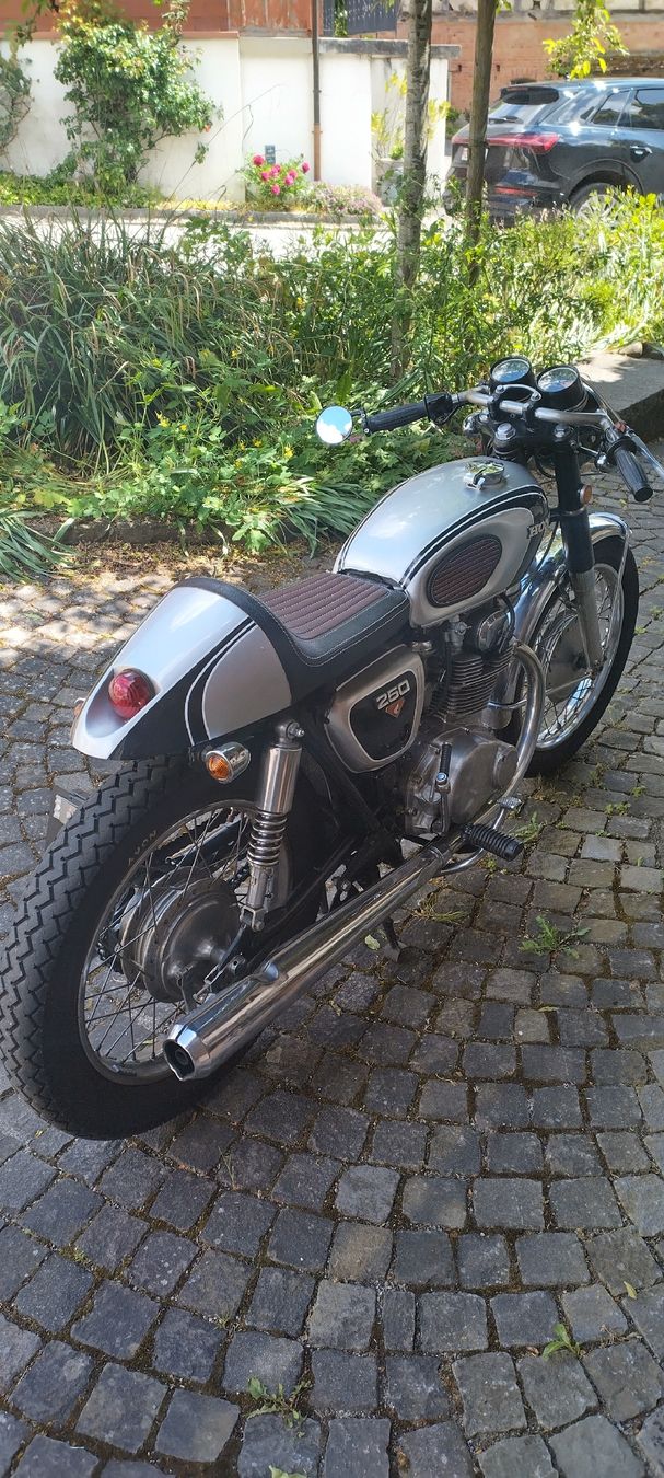 Honda Strada: Honda CB 250K 1972 – Usato da Rafz venduto da Java500 2