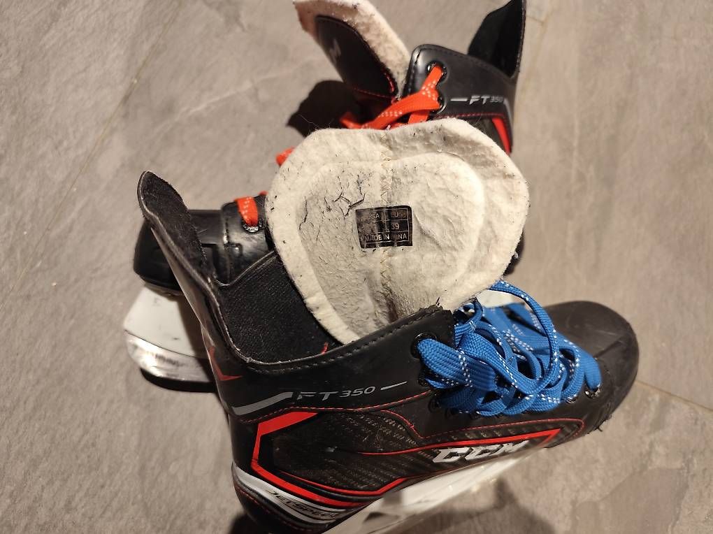 Pattini da ghiaccio: CCM Schlittschuhe – Usato da Gipf-Oberfrick venduto da mir_j7pg 1