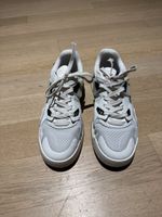 wenig getragene Lacoste Sneaker, Grösse 42 Weiss-Schwarz