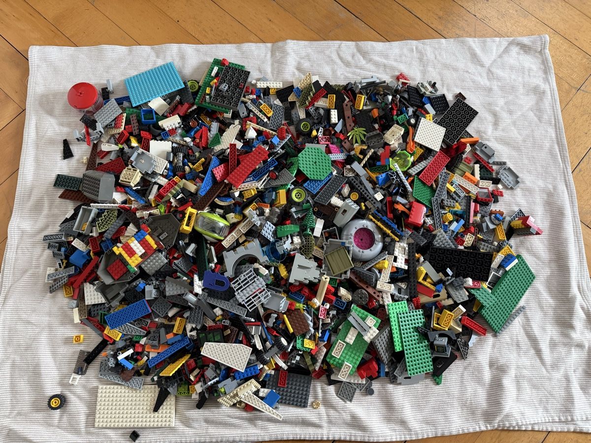 Lego Giocattoli: 12,7 kg Lego – Usato da Zürich venduto da zuerich16 1