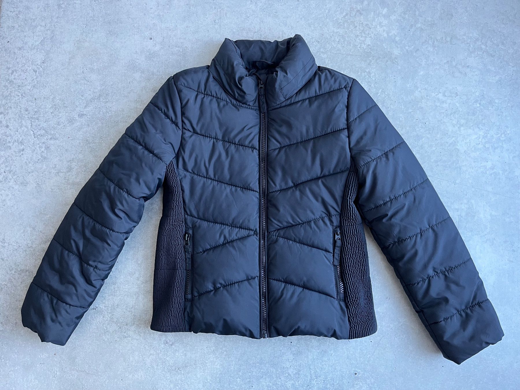 H&M Giacche & Cappotti: H&M Winterjacke schwarz Gr. 140 – Nuovo (secondo la descrizione) da Zollikofen venduto da spunk65 1