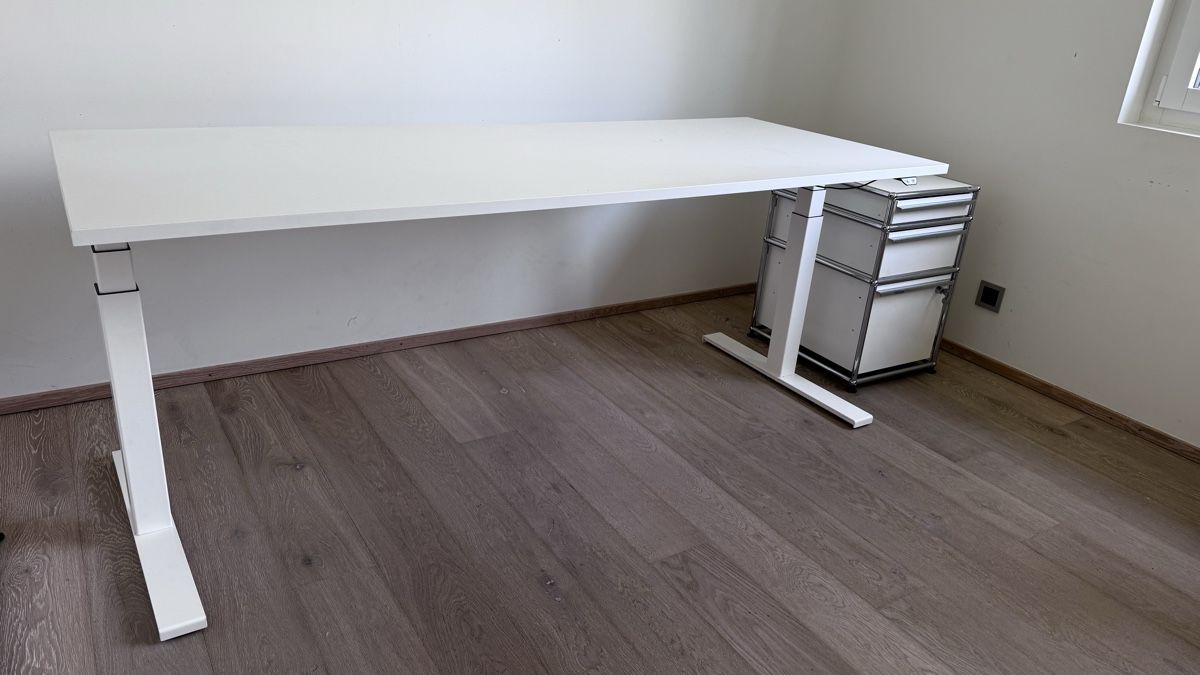 Schreibtische: Office Desk – Gebraucht aus Chêne-Bougeries von jhy_gls7 2