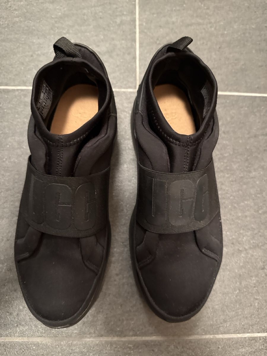 Ugg Chaussures femmes: Scarpa ugg – D'occasion à Sion par marca75 1