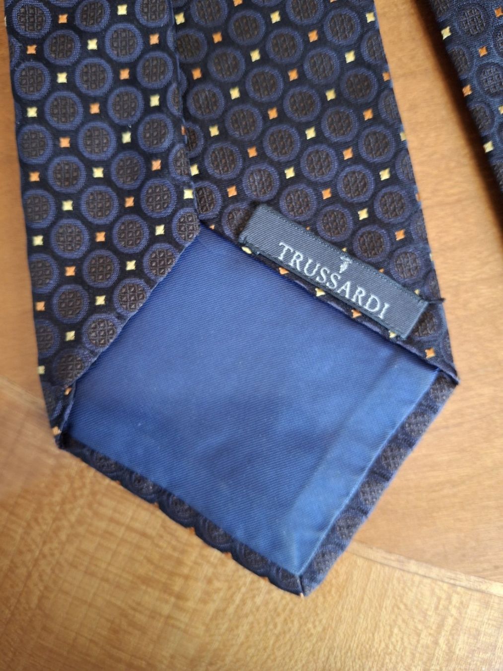 Cravatte: Classic Trussardi Tie 100% Silk – Usato da Gersau venduto da syl_5dsz 5