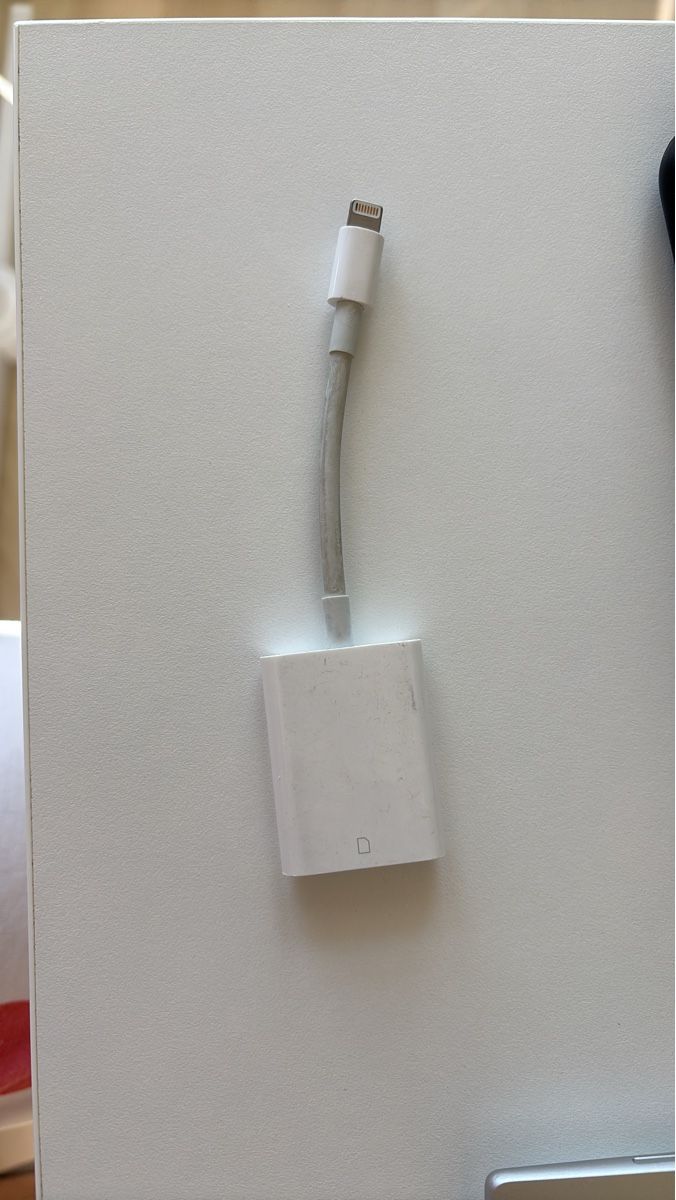 Apple Laufwerke & Adapter: Apple Lightning to SD Card Camera Reader. – Gebraucht aus Konolfingen von weiann
