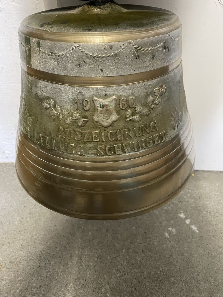Campanacci mucche: Glocke mit schönem Riemen – Usato da Luzern venduto da Harikan 2