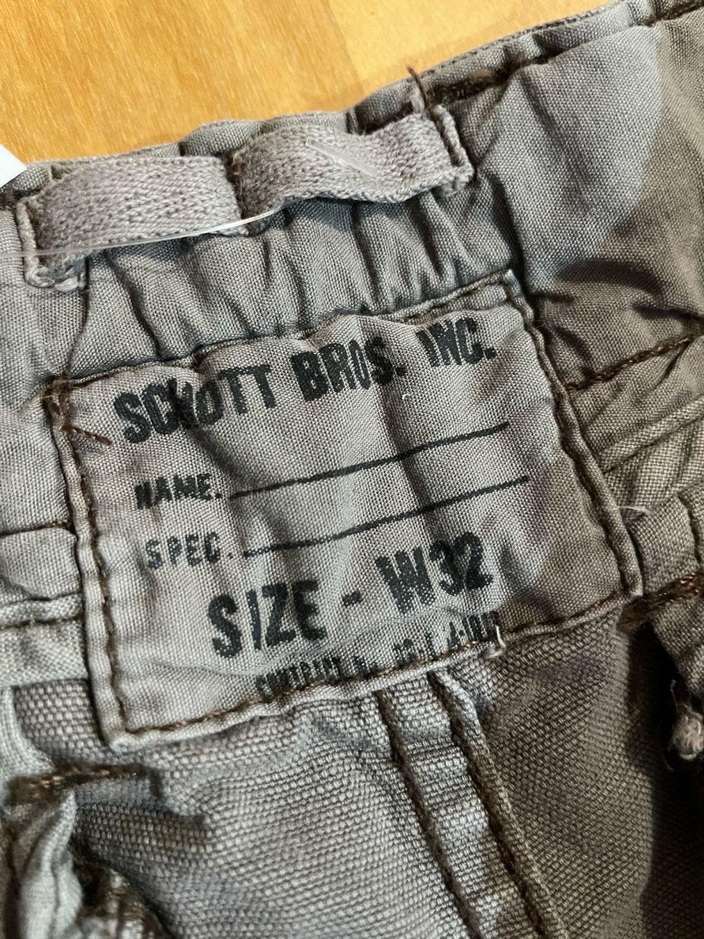 Schott Pantaloni: SCHOTT BROS. CARGO SHORTS SZ: 32 – Usato da Cortaillod venduto da Stay_Alive_vintage 3