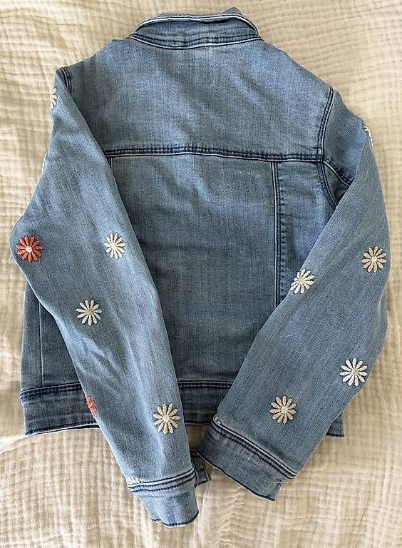 S.Oliver Vestes & Manteaux: Kinder Jeansjacke Gr 116 S.Oliver – D'occasion à Kesswil par canvas12 1