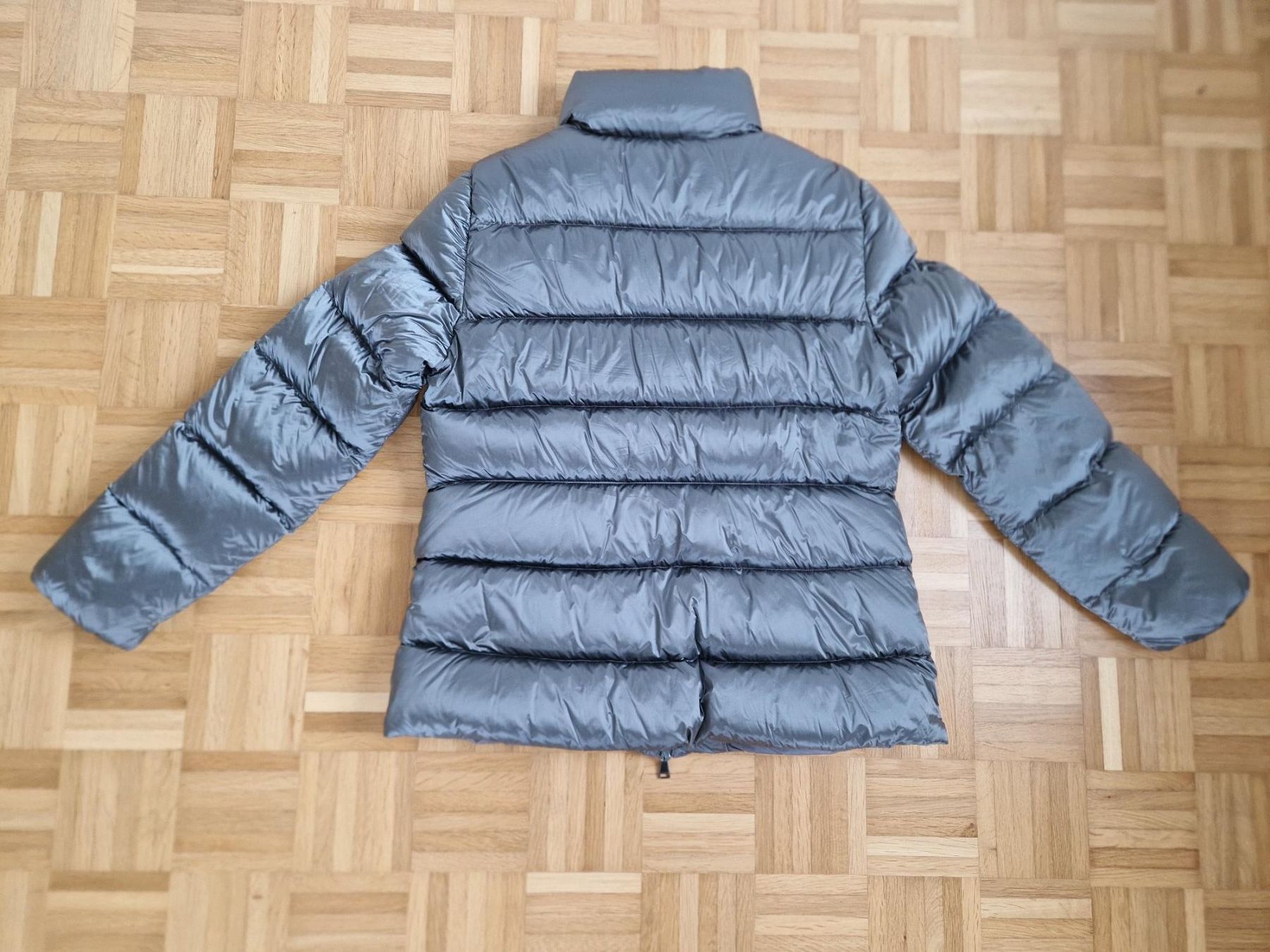 Massimo Dutti Giacche: Daunenjacke Massimo Dutti grau – Usato da Zürich venduto da yro_qvz7 1