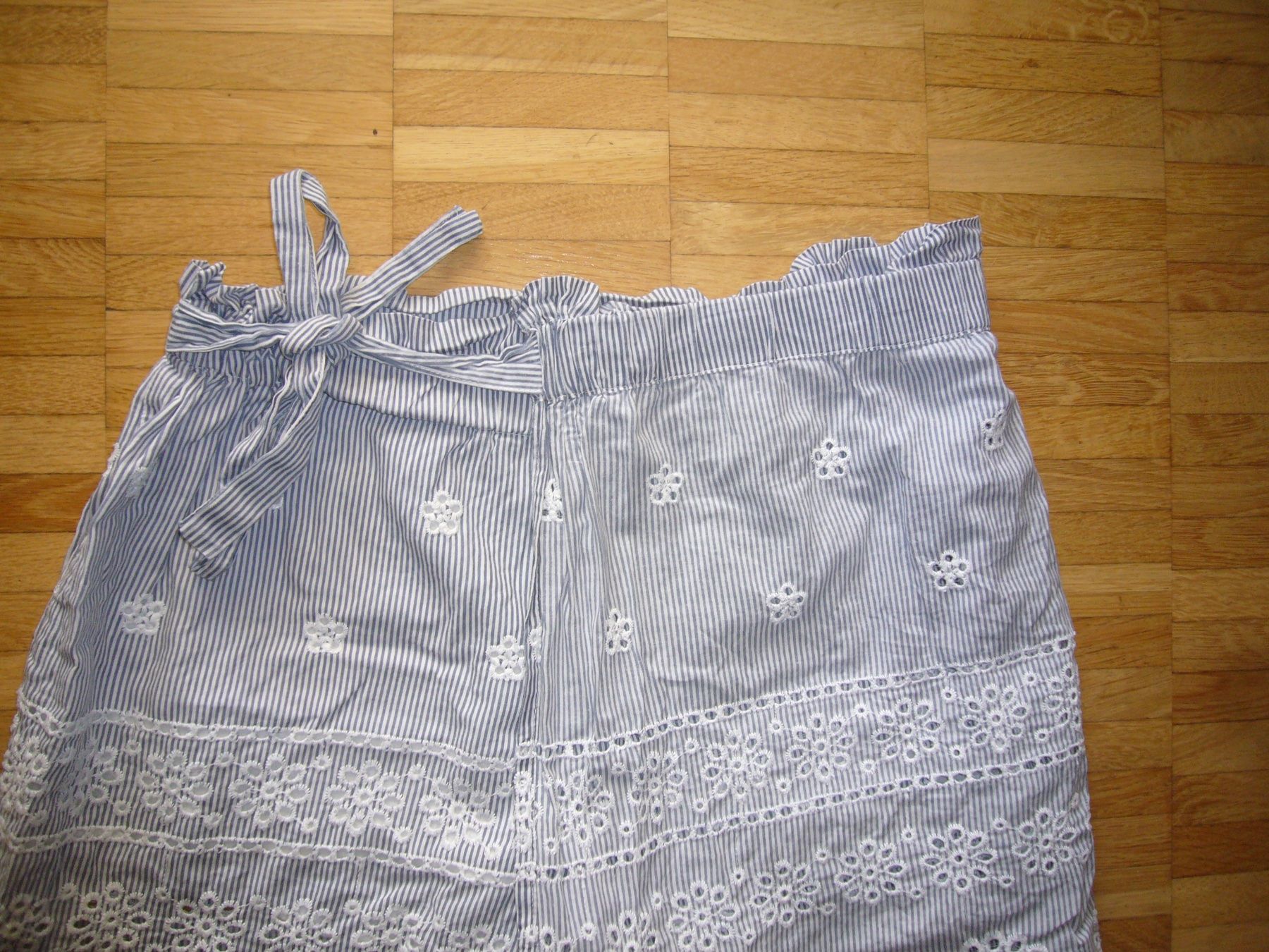 Hosen: Shorts, like Jupe, Gr.34, motivi – Gebraucht aus Uster von sanura01 2
