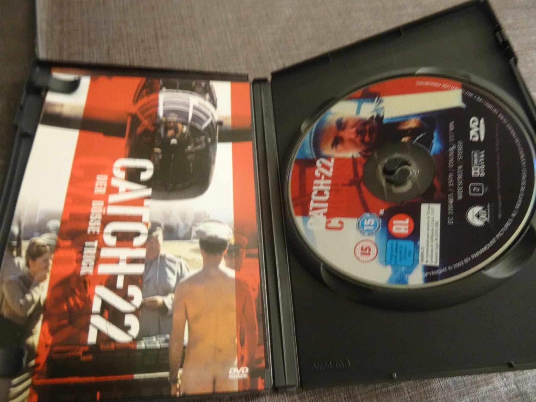 Tutti i DVDs: DVD Catch-22 Der böse Trick – Usato da Olten venduto da Disc-Verkauf 1