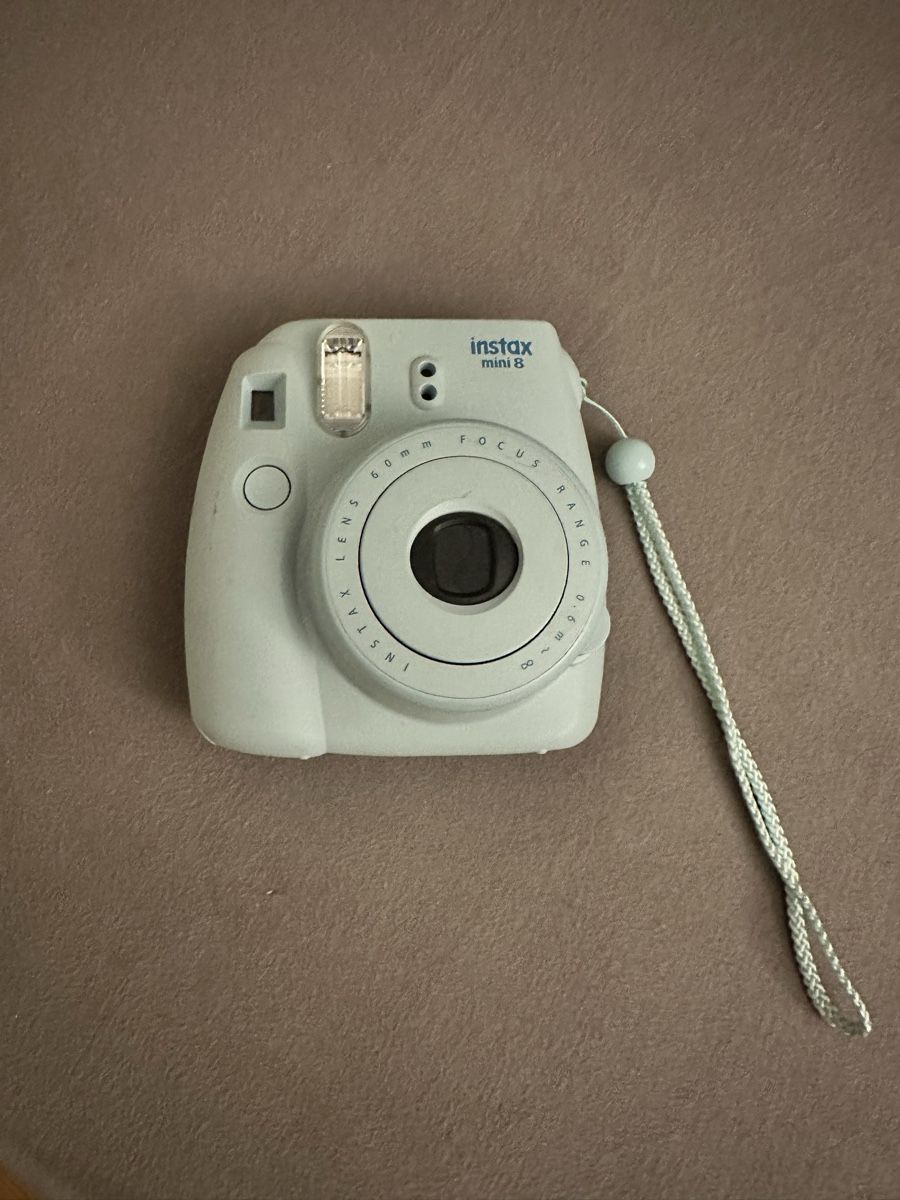Fujifilm Fotocamera: Fujifilm Instax Mini 8 – Usato da Sarmenstorf venduto da SamiraB.