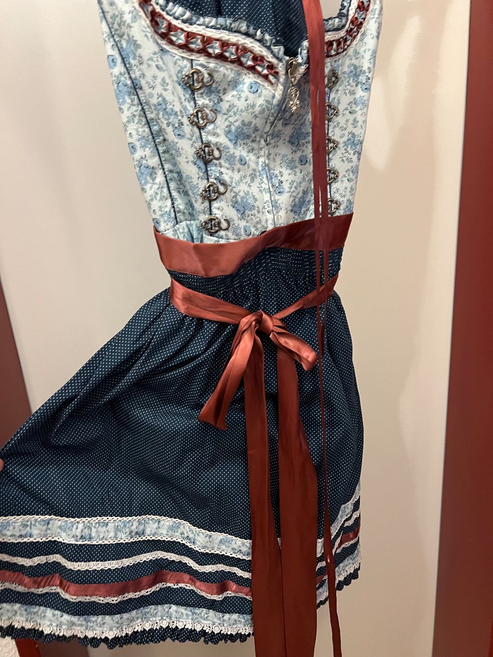 Kostüme: MarJo Dirndl, Grösse 44, blau/weiss – Gebraucht aus Tuggen von GlKa79 3