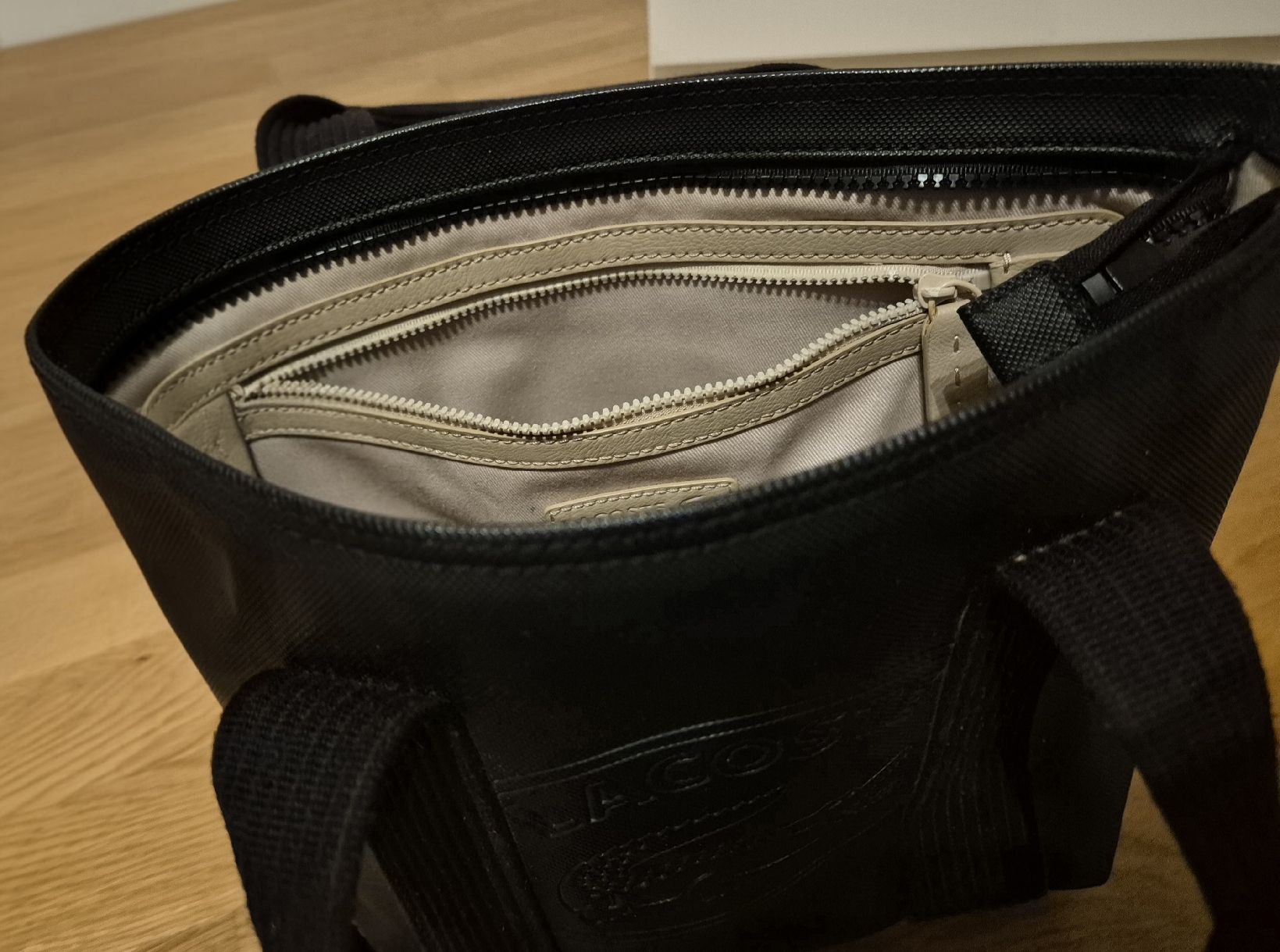 Lacoste Borse da donna: kleine Schwarze Lacoste Handtasche – Usato da Luzern venduto da bam_qr5p 2