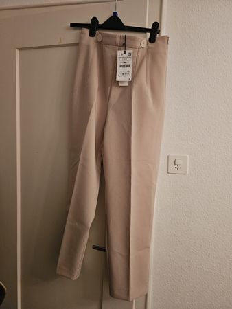 Damen Hose beige Grösse L neu mit Etikete
