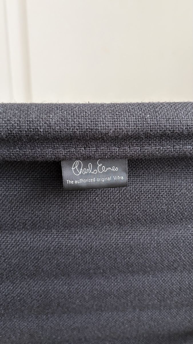 Vitra Chaises: Bürostuhl Vitra Eames EA 119 schwarz – D'occasion à Zürich par wal_2rj9 2