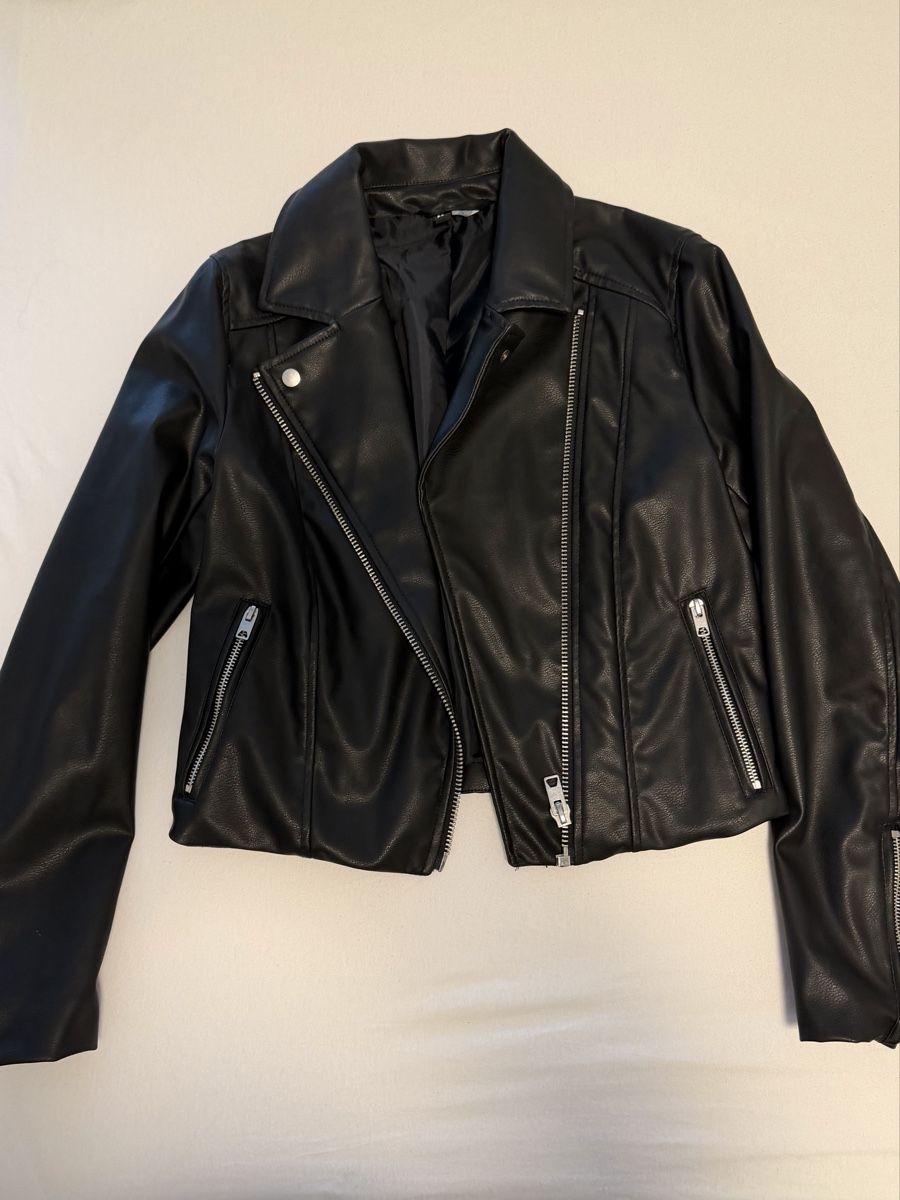 Jacken: Schwarze Kunstlederjacke – Neu (gemäss Beschreibung) aus Triesen von kon_kkm8
