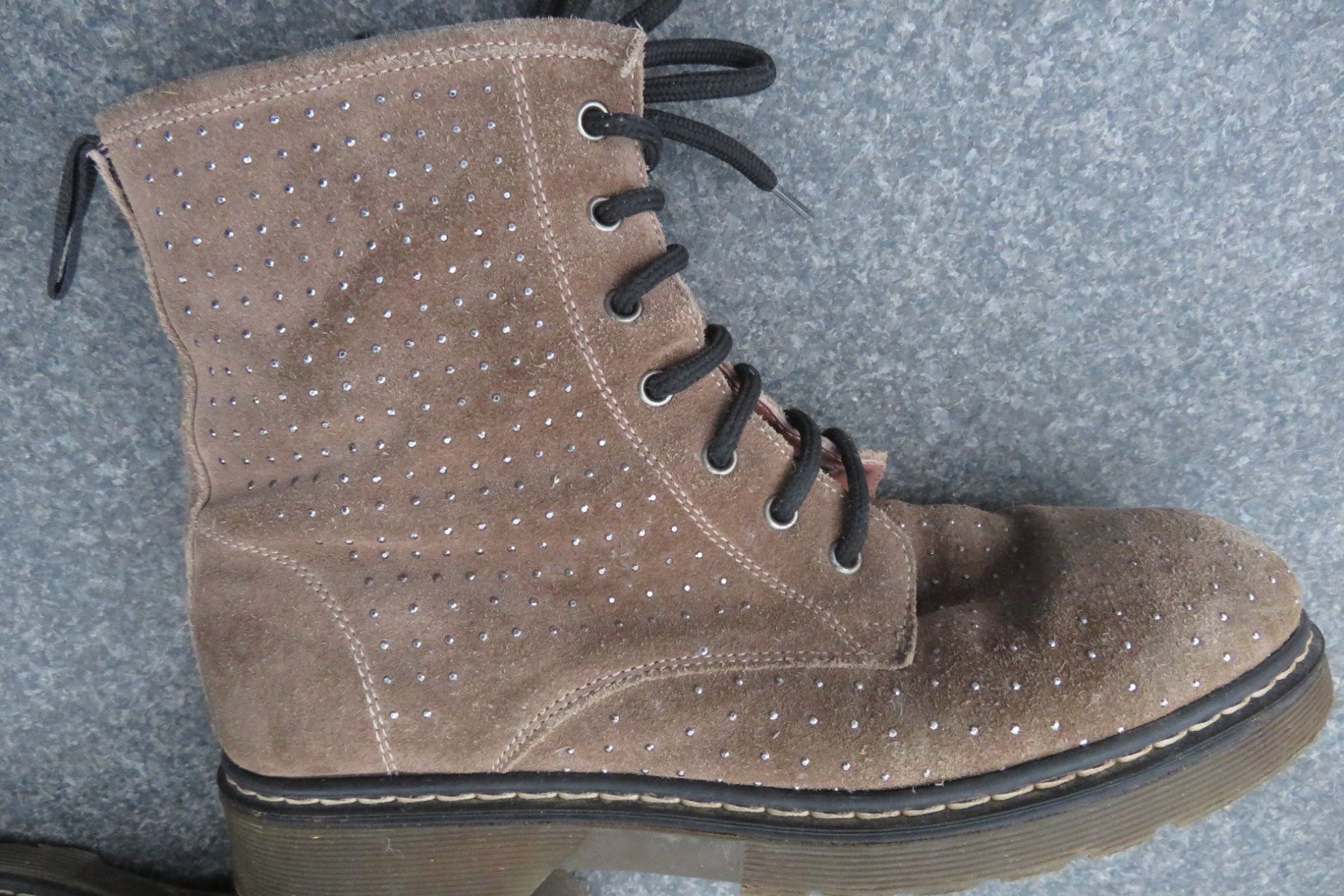 Scarpe da donna: Stiefelette Leder Grösse 39 – Usato da Wil ZH venduto da Tamagy