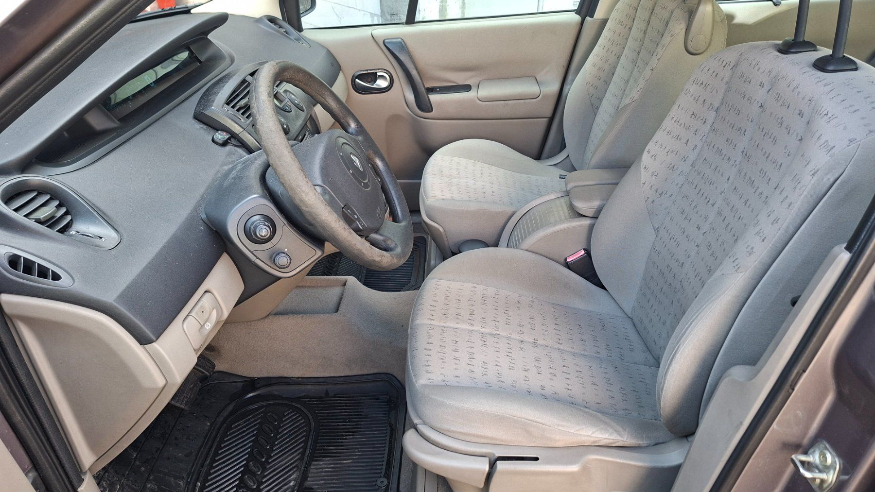 Renault Automobili: Renault Mégane Scénic II - Automat – Usato da Schöftland venduto da kavali 8