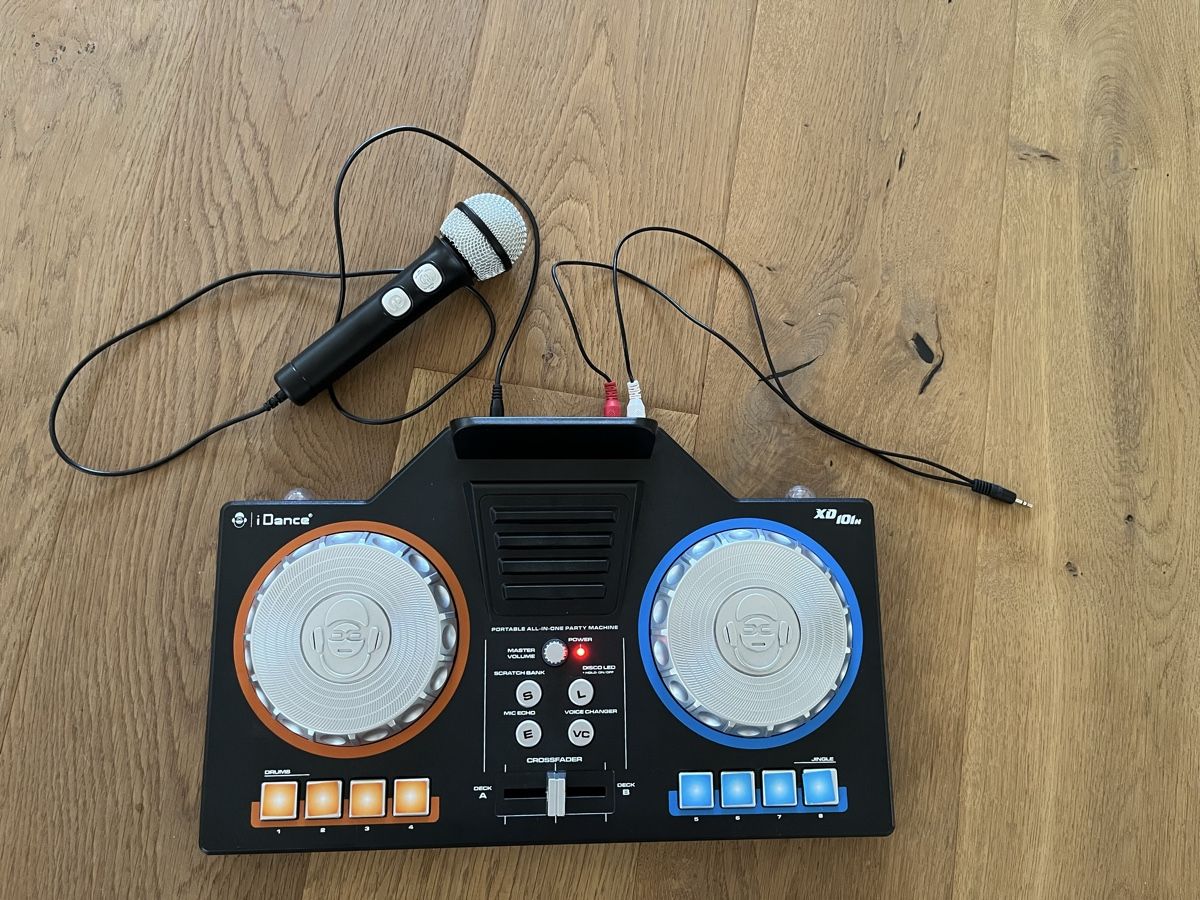 Spielzeuge: iDance XD3 Party Mixer mit Mikrofon  – Gebraucht aus Hunzenschwil von Padruz 1