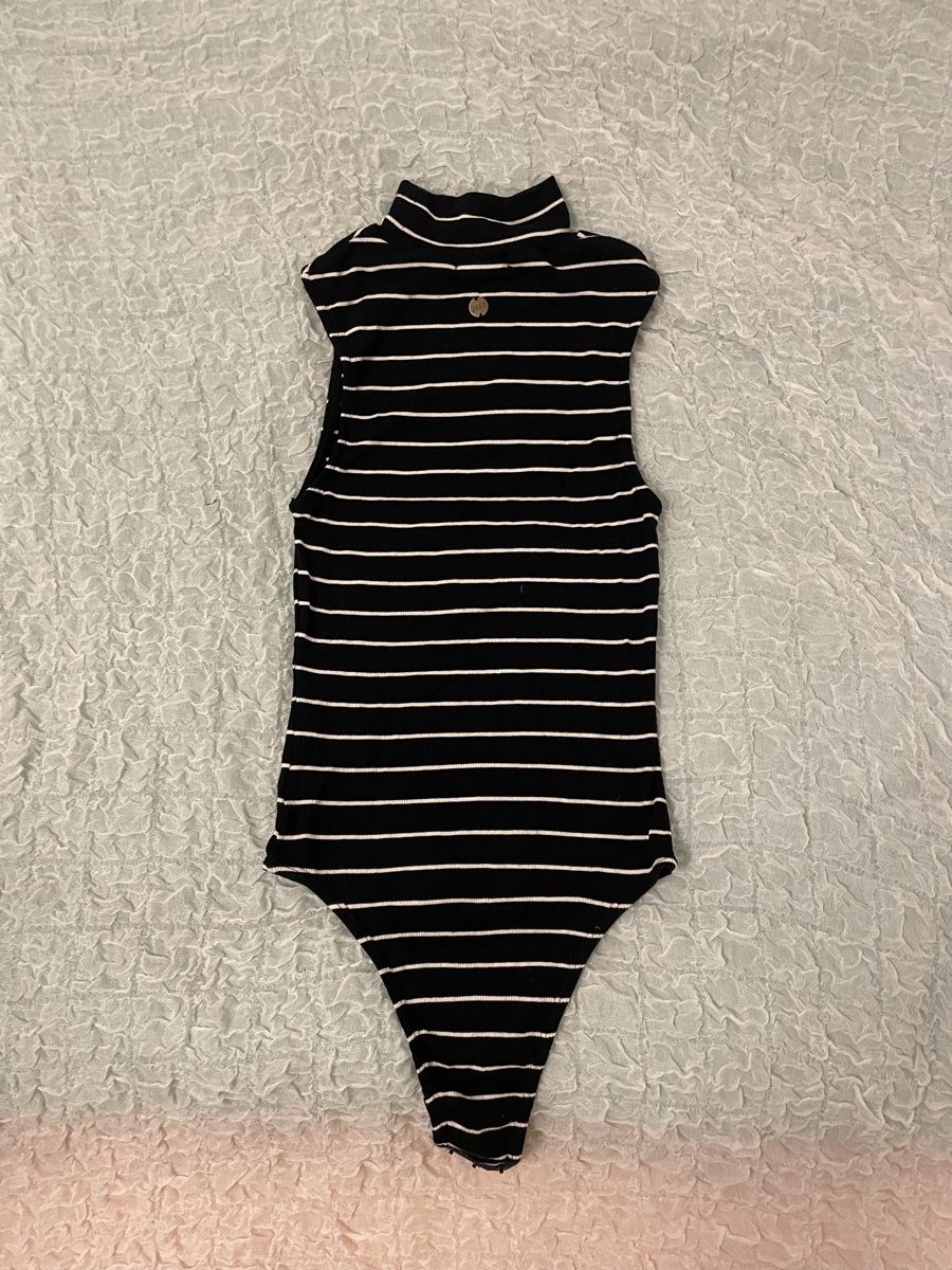 Top: Body GHANDA rayé noir/blanc, taille S - neuf – Nuovo (secondo la descrizione) da Lausanne venduto da mau_6tnl 1