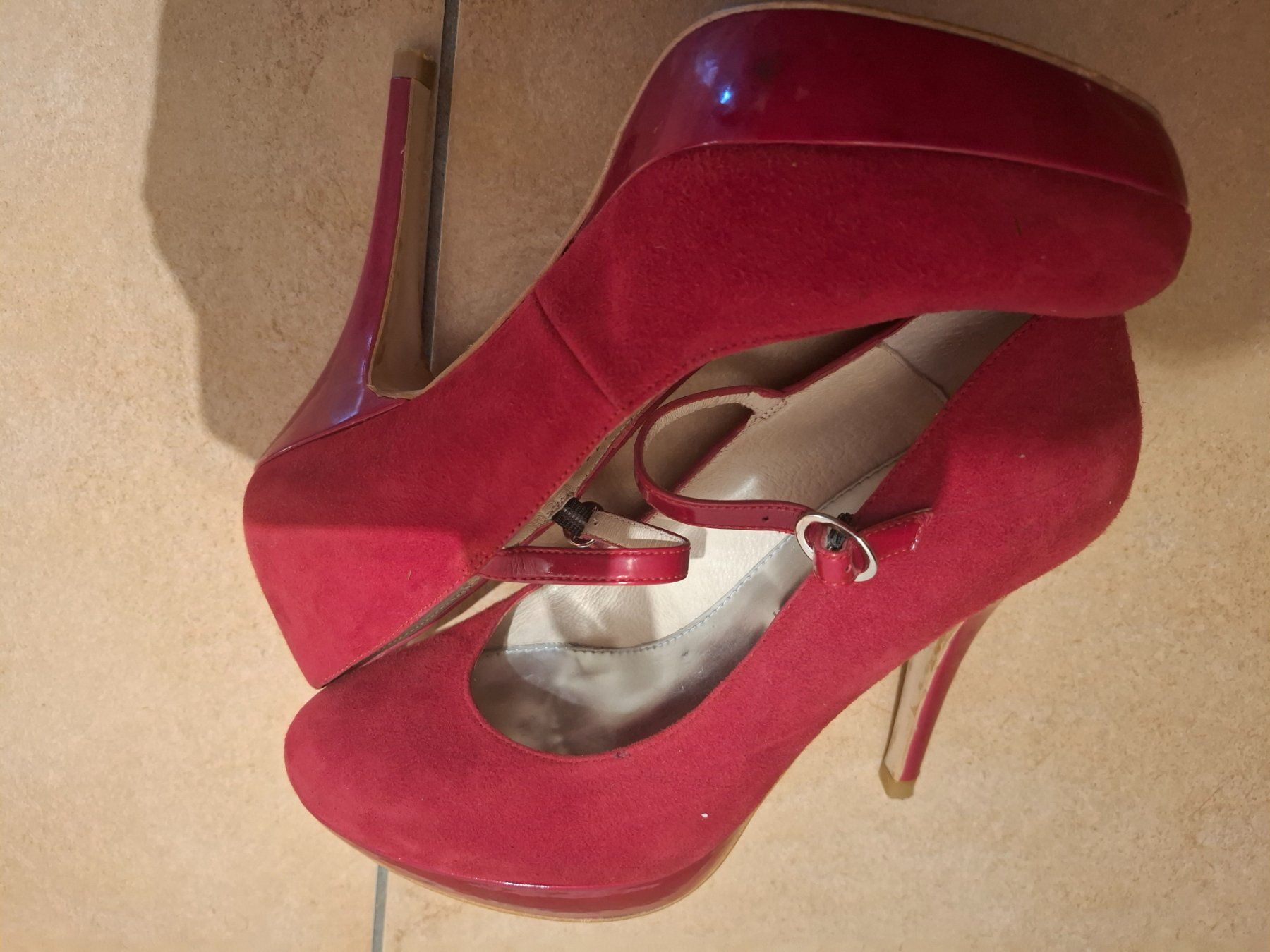 Buffalo Scarpe da donna: Chaussures Buffalo rouges taille 36 – Usato da Echallens venduto da dianitas 2