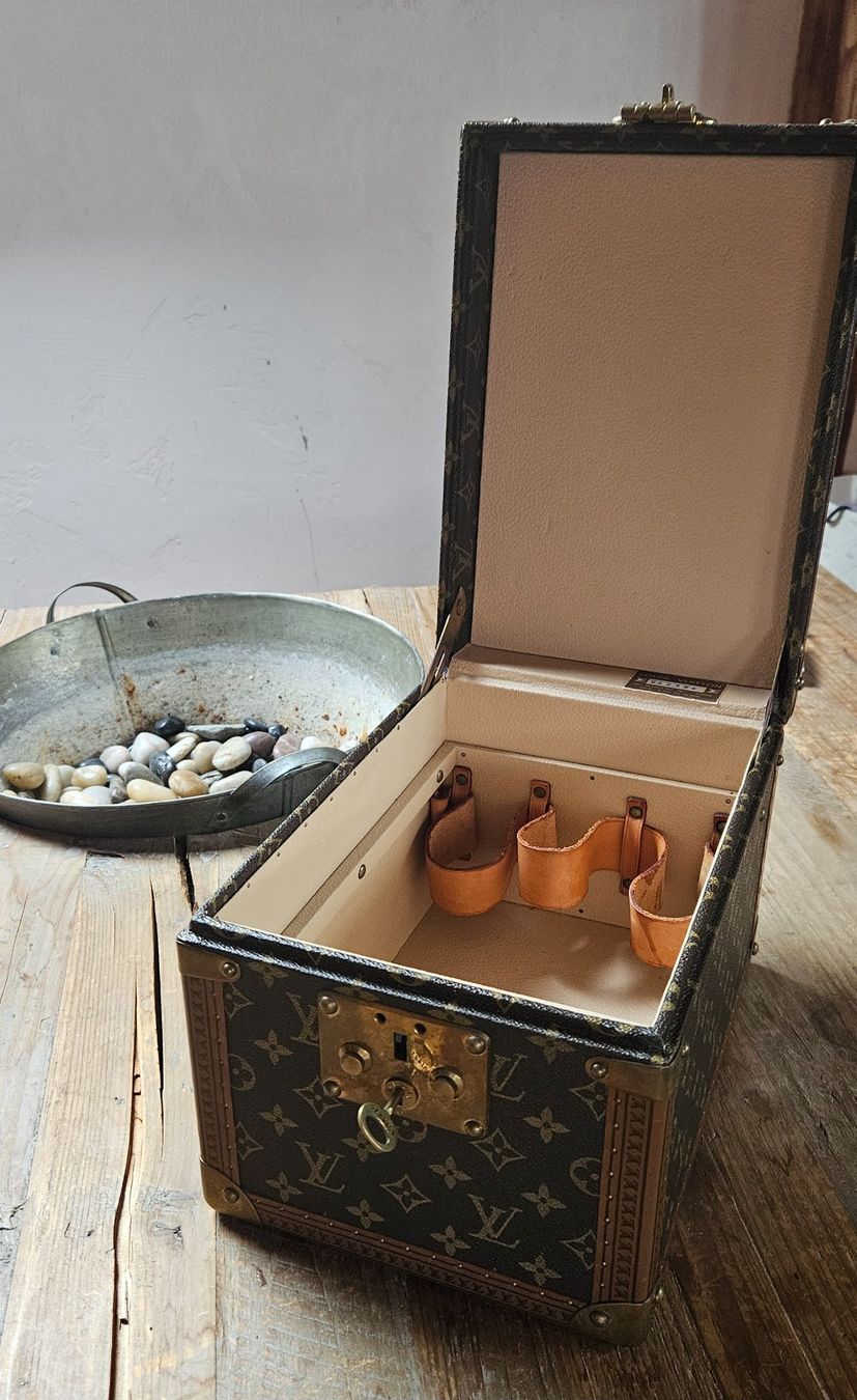 Louis Vuitton Custodie per cosmetici: Louis Vuitton Kosmetikkoffer – Nuovo (secondo la descrizione) da Meyriez venduto da Zigzagzug 8