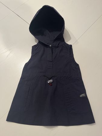 Süsses dunkelblaues Kleid mit Kapuze, Gr. 86