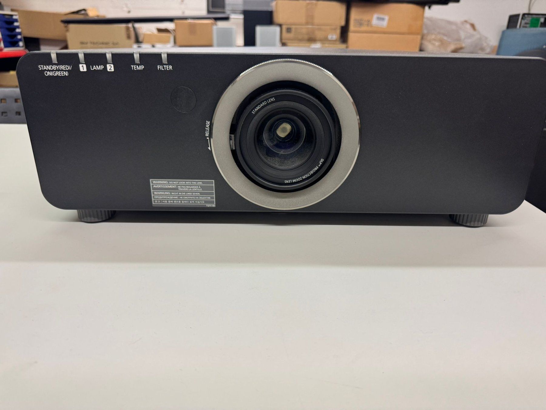 Panasonic Proiettori: Panasonic PT-DZ6700 Beamer – Usato da Oberengstringen venduto da Limmat8102