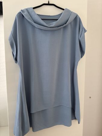 Damen Kapuzen Oberteil Hellblau Groesse L guter Zustand