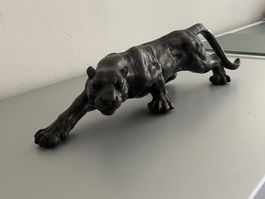 Bronzefigur schleichender Panther, sign. Milo