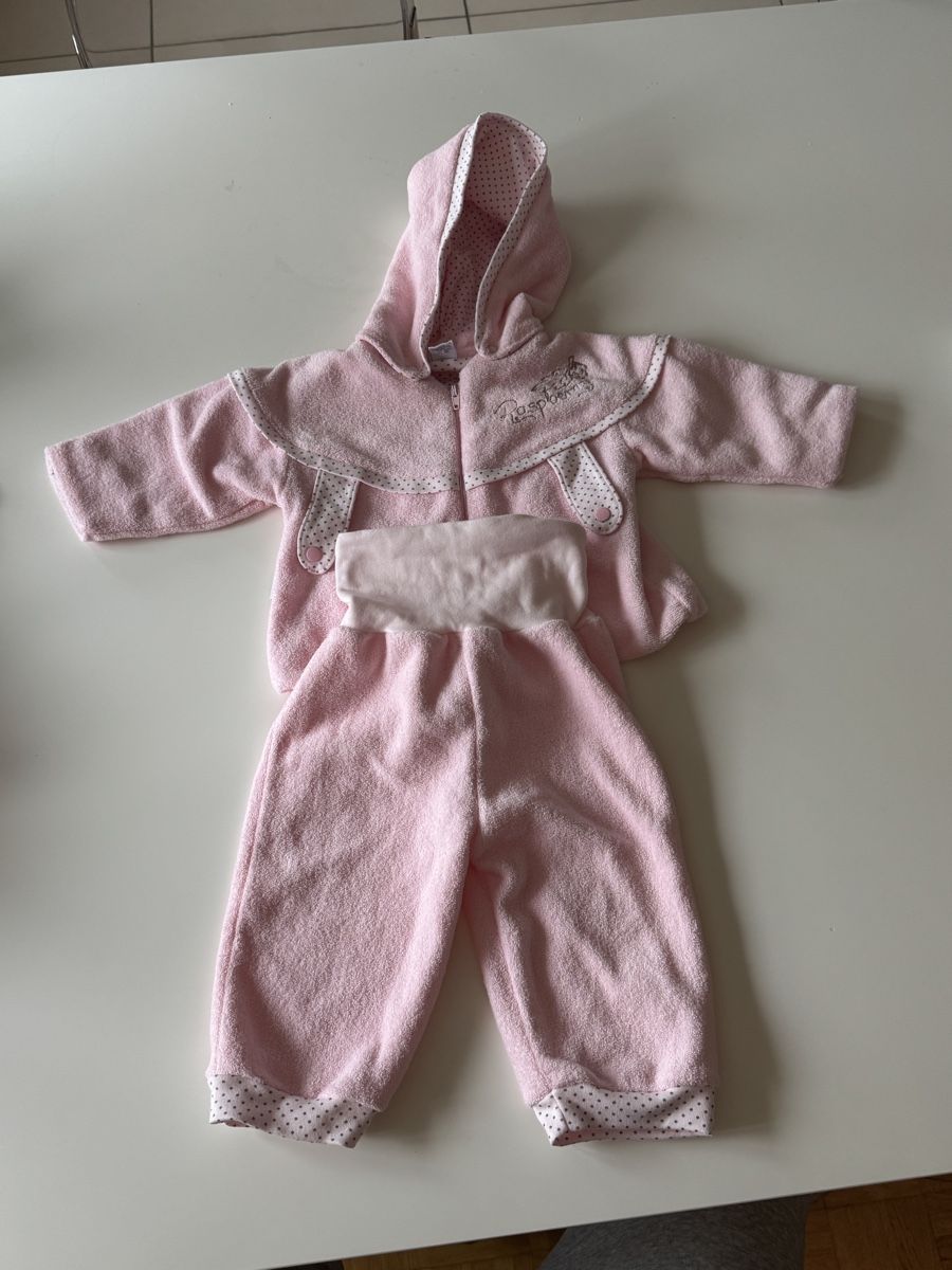 Pigiama & Simili: Ensemble bébé rose, doux et chaud, taille naissance 0-3 mois – Nuovo (secondo la descrizione) da Dielsdorf venduto da Lea.Jeremy